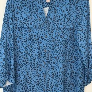 Chicos Blue Leopard Print Women's Top with slightly shirred sleeves
